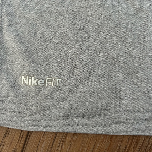 Nike Fit Dry Men’s Athletic Shirt Color Gray Size‎ XXL - Picture 4 of 7